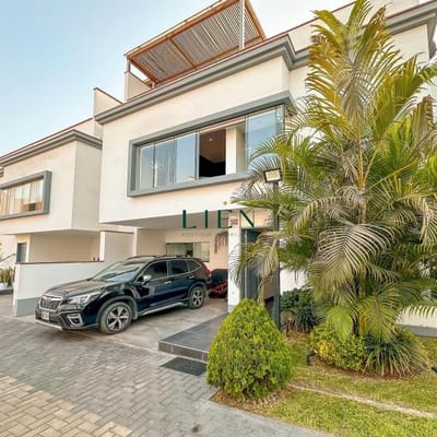 La Planicie da etapa  En condominio  Casa moderna con dormitorios amplios