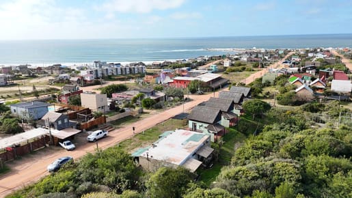 Venta 6 cabañas en Punta del Diablo. Playa del Ribero