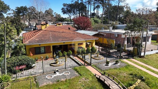 Venta Casa Parque del Plata - 4 Dormitorios, con piscina