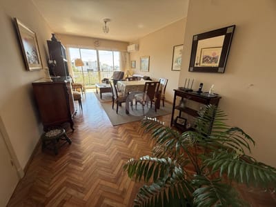 Punta Carretas | 8º piso | 3 dormitorios | 2 baños | Luminoso, silencioso e impecable
