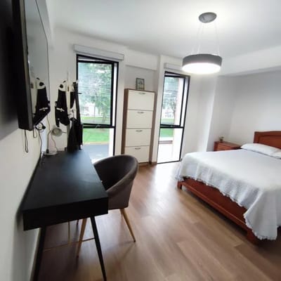 Se alquila habitacin en san Isidro Amoblada