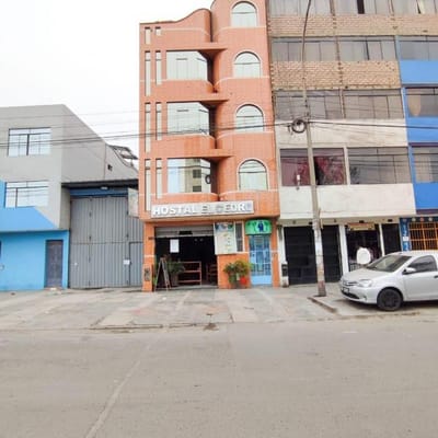 SE VENDE HOSTAL EN COMAS