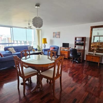 DEPARTAMENTO REMODELADO  ESTACIONAMIENTO   DEPSITOS  MIRAFLORES