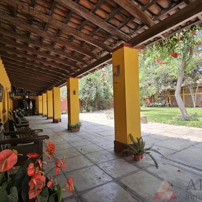 CASA HACIENDA  PISCINA  JARDINES  CANCHA DE FRONTN
