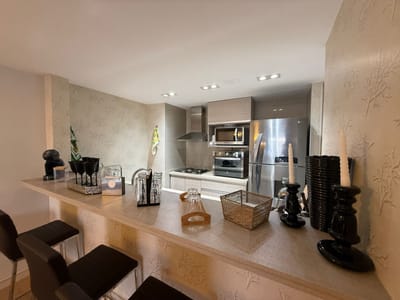 Venta Pocitos 160mts Patio con parrillero Garage 100% Amueblado