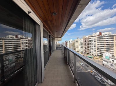 Venta Apto Pocitos | 3 dorm + servicio | Parrillero privado | 2 Garages