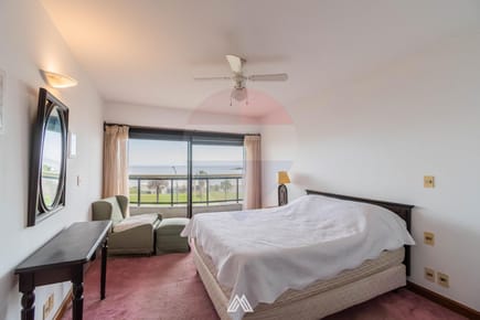 VENTA, primera linea, 3 suites.