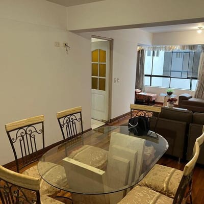 EN VENTA AMPLIO DEPARTAMENTO EN SURCO LIMITE CON SAN BORJA