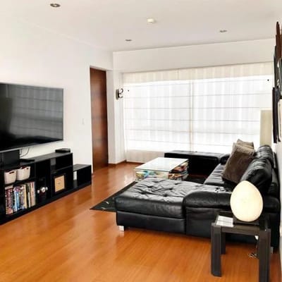 VENTA DE OPORTUNIDAD HERMOSO DEPARATAMENTO DE  M BARRANCO FRENTE A PARQUE
