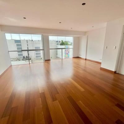 VENDO DUPLEX DE ESTRENO CON EXCELENTES ACABADOS CERCA AL MALECON EN MIRAFLORES