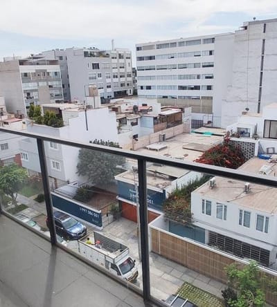 VENDO DEPARTAMENTO DE  M EN EXCELENTE UBICACION DE MIRAFLORES
