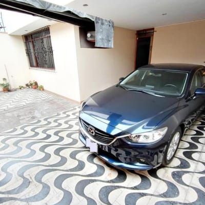 VENTA DE OCASION CASA DE M REMODELADA A METROS DEL PARQUE ROSA MERINO EN SAN MIGUEL