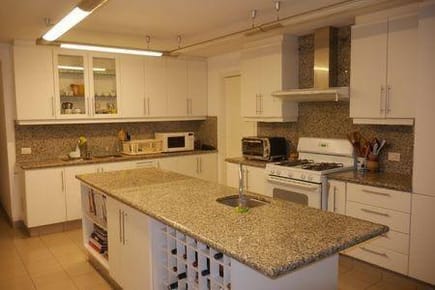 SE VENDE O ALQUILA EXCELENTE DEPARTAMENTO