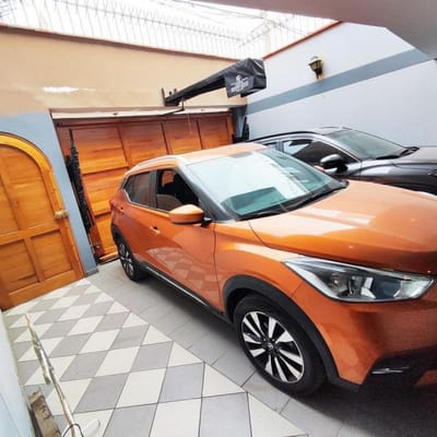 VENDO CASA EN SURCO VISTA A PARQUE EN SURCO