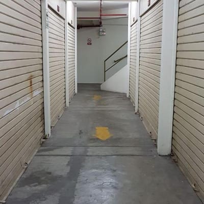 Venta de Almacenes en Galera comercial Cercado de Lima