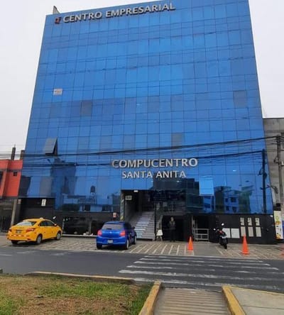 Baj de Precio Local en  Galera Comerical y Empresarial Santa Anita