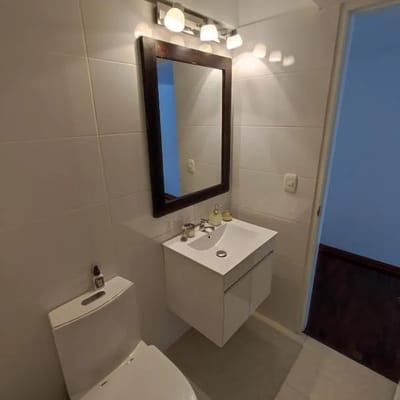 VENDO DEPARTAMENTO REMODELADO  EN EXCELENTE UBICACION DE MIRAFLORES