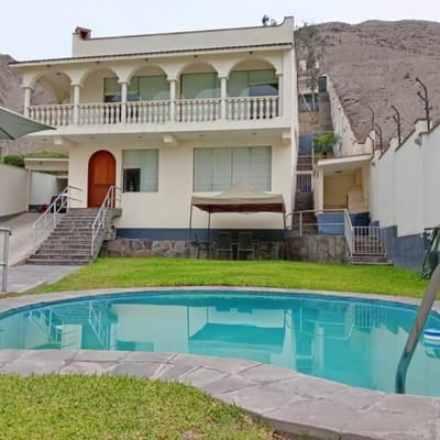 En alquiler o venta Casa amplia en la Planicie zona tranquila y segura