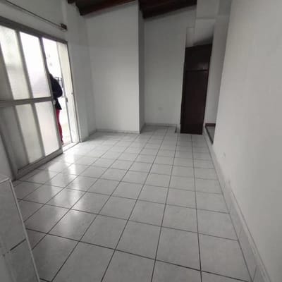 Alquiler de Oficina o departamento Puerta a calle
