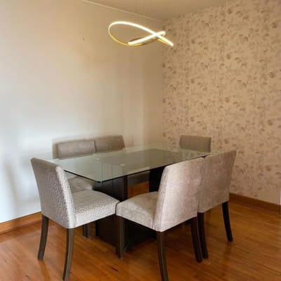 Venta de departamento de  dormitorios con cochera