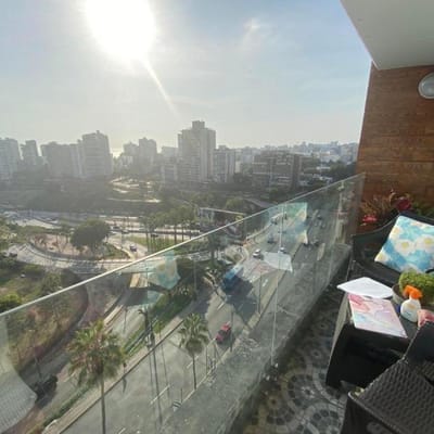 ALQUILO DEPARTAMENTO FULL AMOBLADO CON VISTA PANORAMICA AL MAR Y AV ALMIRANTE GRAU EN BARRANCO