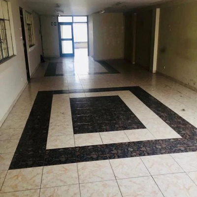 Alquiler o Venta de Local en Av Nicolas Arriola de  m