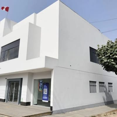 Alquilo Local de  pisos en Av Canada