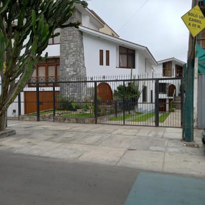 VENTA DE  CASAS EN UN CONDOMINIO EN PABLO CARRIQURY SAN ISIDRO