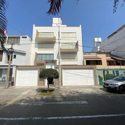 Venta de departamentos de estreno y independizados en San Borja edificio  pisos