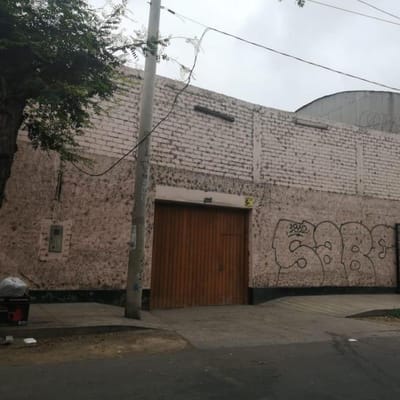 VENTA CASATALLER CHORRILLOS COMO TERRENO FRENTE DE  ML AT  M