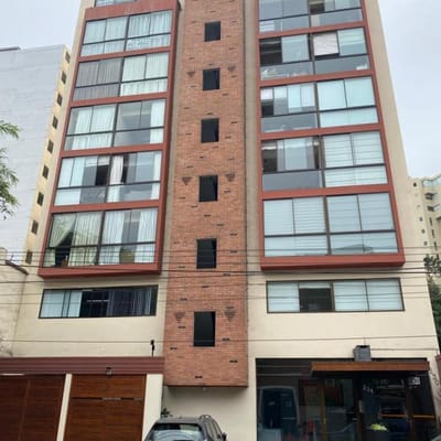 OCASION VENTA POR VIAJE dpto Av Armendariz    cdra Larcomar mas cochera
