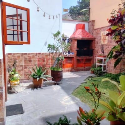 LA MOLINAVENTA DE ACOGEDORA CASA EN URB LAS LOMAS