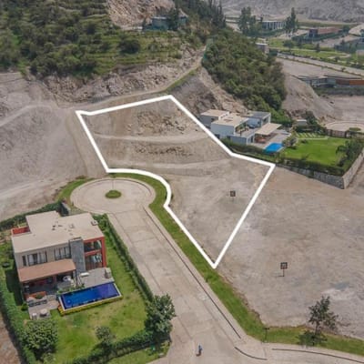 Se vende terreno amplio y privado en Condominio La Quebrada en Cieneguilla