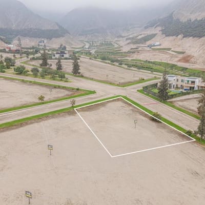 Terreno en Venta totalmente plano en Condominio de Campo La Quebrada en Cieneguilla