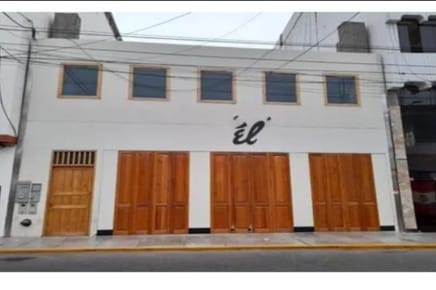 Alquilo Edificio Comercial  a media cuadra de la plaza de Armas de Ica