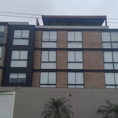 Duplex Amplios de tres y cuatro dormitorios en Monterrico Derby Estreno