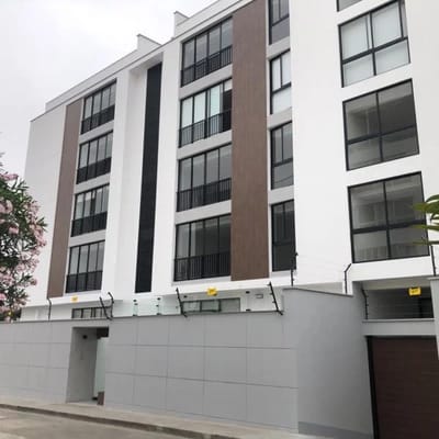 Duplex Estreno tres dormitorios incluye estacionamiento doble lineal
