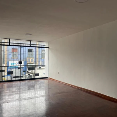 OFICINA COMERCIAL EN LINCE
