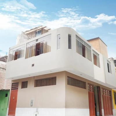 LINDA CASA DE  PISOS EN VENTA EN SAN JUAN DE LURIGANCHO
