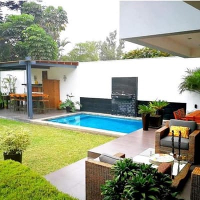 Casa  dormitorios piscina y jardin