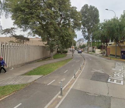 VENTA CASATERRENO ZONA HUACA PUCLLANA