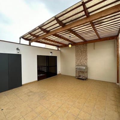 Duplex con terraza y vista interna