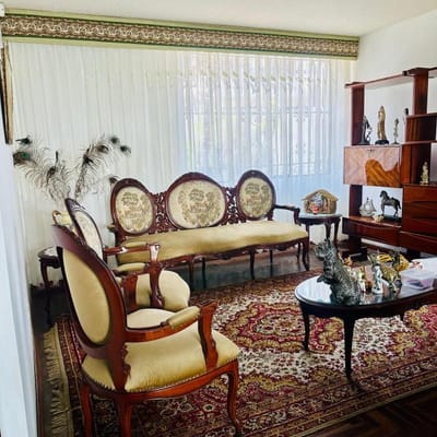 CASA CON  DORMITORIOS MUY BIEN UBICADA altura cuadra  de La Colonial  Lima