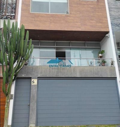 VENDO HERMOSA CASA FRENTE A PARQUE EN CORPAC DISTRITO DE SAN ISIDRO
