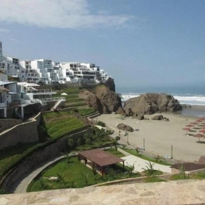 Venta de Casa de Playa en condominio en Asia