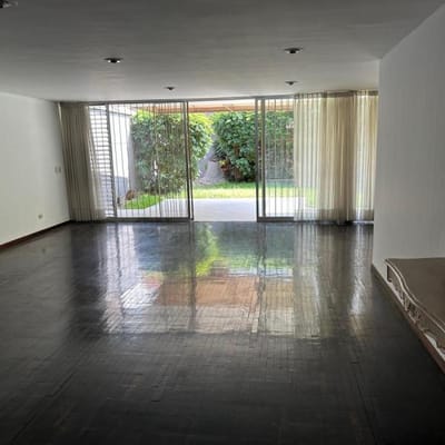 Alquilo Local Comercial en Santa Cruz  San Isidro