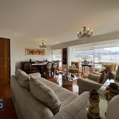 SE VENDE HERMOSO DUPLEX EN SURCO