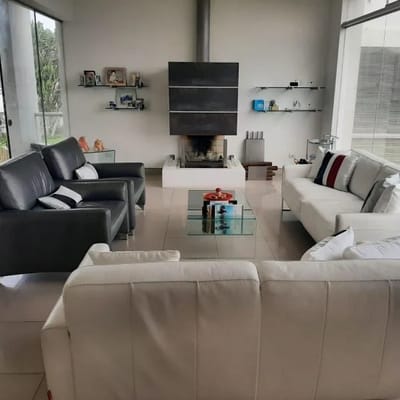 LINDA CASA MODERNA EN PLAYA DEL SOL