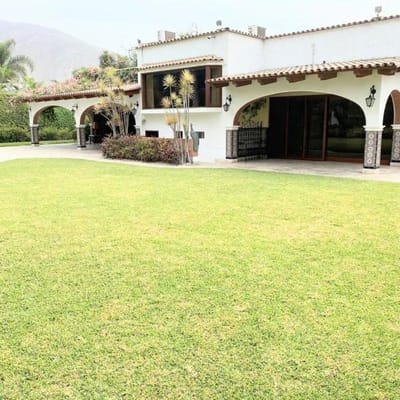 EXCLUSIVA CASA EN LA MEJOR ZONA DE LA PLANICIE Y COLINDANTE