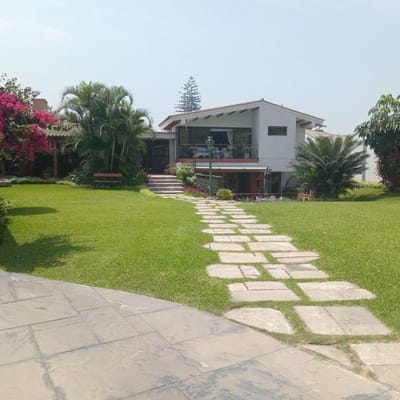 Venta de Exclusiva Casa en Urb Camacho La Molina
